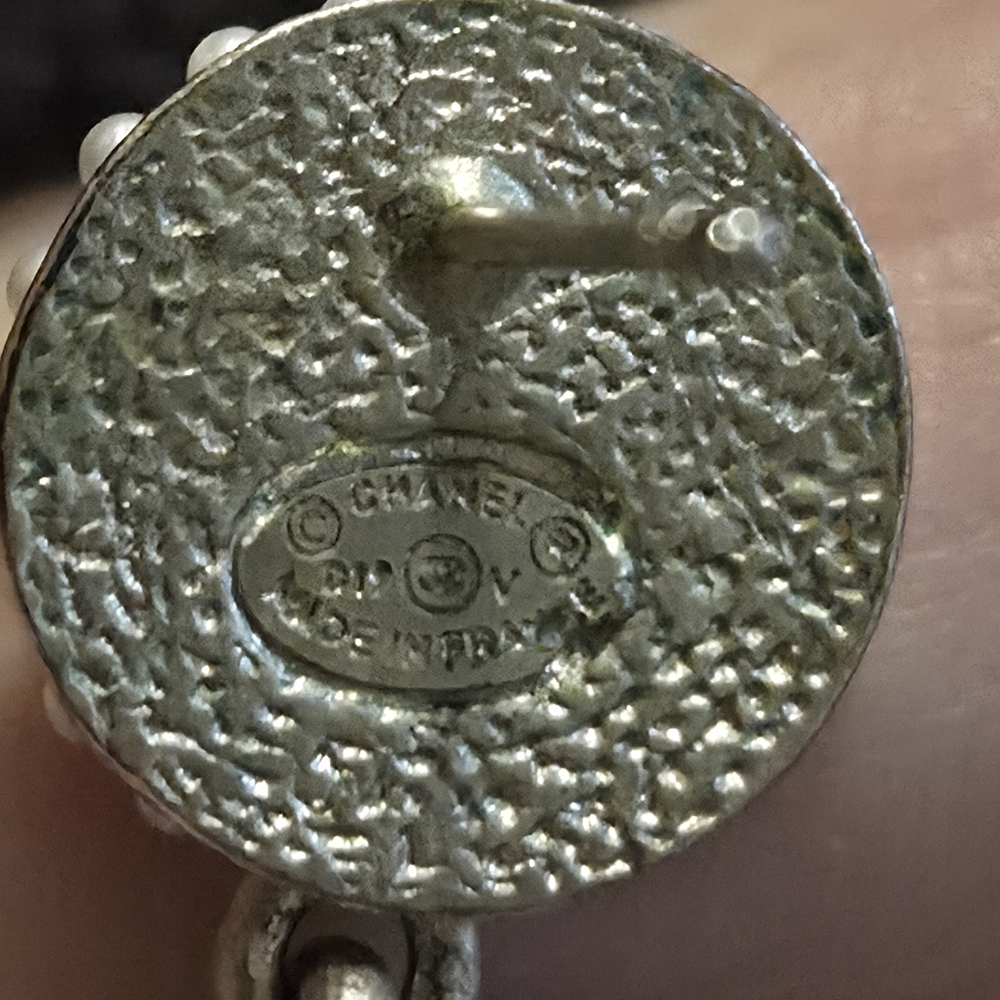 Authentic Chanel Single Earring - Picture 8 of 12